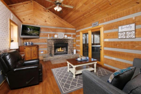 Cozy 2BR Hot Tub Free Attraction Tickets